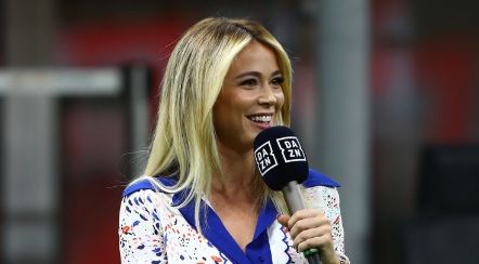 <span style="color:#f00;">Diletta Leotta, SUT si GOL!</span> Imagini rare cu cea mai sexy jurnalista sportiva.<span style="color:#f00;"> Italianca a "imblanzit" mingea pe TOCURI</span>