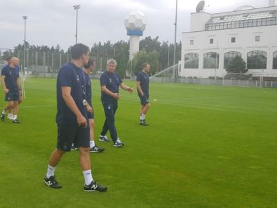 Primele Imagini Cu Mircea Lucescu La Antrenamentele Lui Dinamo Kiev Cum Au Reactionat Jucatorii Sport Ro