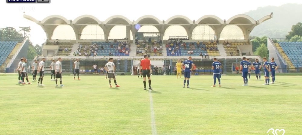 Haos La Baia Mare Meciul De Baraj S A Jucat Cu Peste 100 De Oameni In Tribuna Spectatori Fara Functii La Cele Doua Echipe Au Avut Acces La Meci In Ciuda Protocoalelor