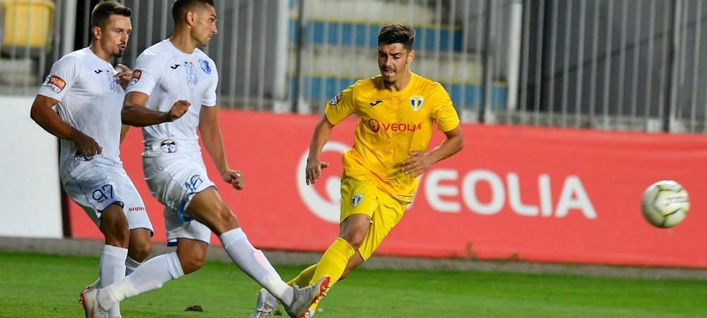 <span style="color:#f00;">Fotbalistii fug de Petrolul! Anuntul facut de Moldovan dupa infrangerea la debut:</span> "Am fost refuzati! Multi jucatori pe care i-am vrut, au vrut sa ramana in Liga 1!"