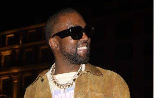 <span style="color:#f00;">Vrea sa fie presedintele SUA, dar a comis un gest INCALIFICABIL!</span> Si-a batut joc de statueta Grammy in cel mai OBSCEN mod.<span style="color:#f00;"> "Eu sunt noul Moise!"</span>