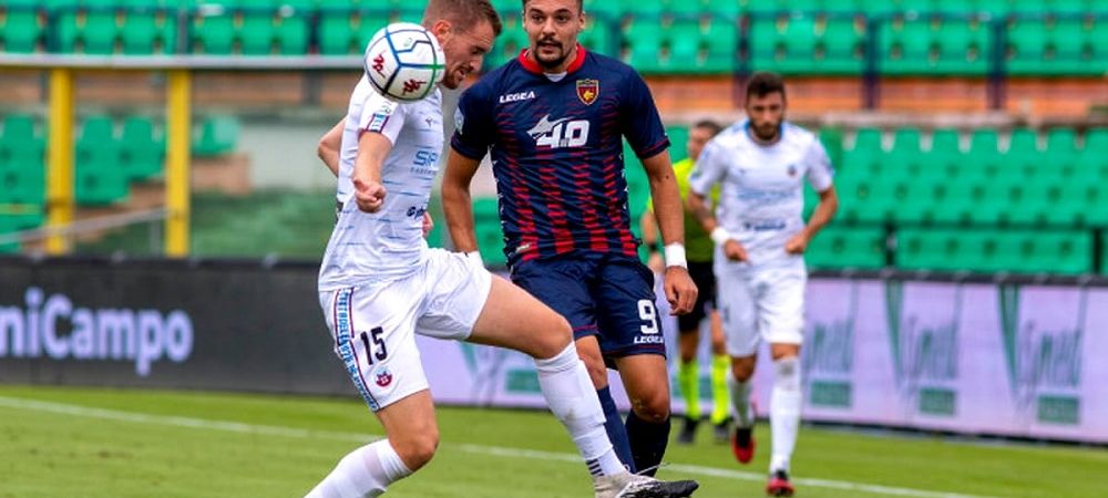 <span style="color:#f00;">"Adi Petre ramane o solutie pentru echipa nationala!" </span>Fostul sau antrenor stie de ce nu s-a impus atacantul la FCSB: <span style="color:#f00;">"Nu este sfarsitul lumii"</span>
