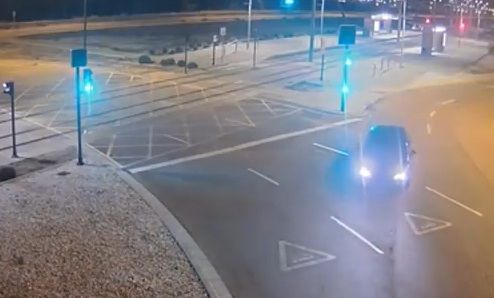 <span style="color:#f00;">VIDEO | O soferita s-a imbatat si a urcat la volan.</span> Este GREU DE IMAGINAT unde a fost gasita de politisti!