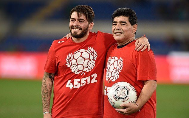 <span style="color:#f00;">Incredibil!</span> Internat in spital din cauza infectarii cu coronavirus,<span style="color:#f00;"> fiul lui Maradona a aflat din presa de moartea tatalui sau!</span>