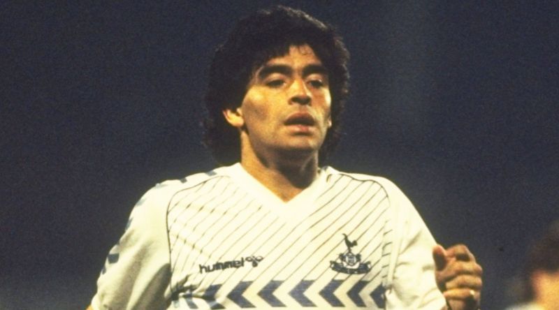 <span style="color:#f00;">A jucat cu ghete imprumutate!</span> Noaptea pe care englezii o vor tine minte! Maradona a facut spectacol pentru un meci in tricoul lui Tottenham