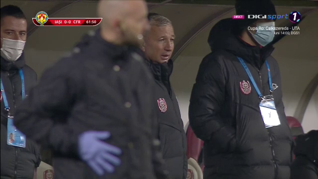 BOMBA NOPTII! Petrescu, <span style="color:#f00;">DAT AFARA de la CFR CLUJ! Varga il vrea pe Mutu in locul sau: "N-are voie sa te elimine Iasul! Il vreau pe Mutu"</span>
