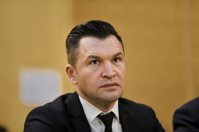 <span style="color:#f00;">"Imi cer scuze in numele sportului romanesc!" Ionut Stroe, prima reactie dupa incidentul rasist din Champions League!</span> Ce spune ministrul Tineretului si Sportului