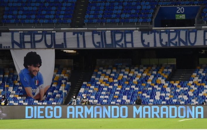 <span style="color:#f00;">"HOT, DROGAT si GRAS, un IMBECIL MEDIOCRU!"</span> Atac devastator impotriva lui Diego Maradona. <span style="color:#f00;">Fanii lui Napoli au INNEBUNIT de furie</span>