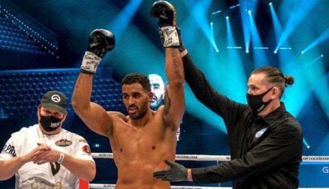 <span style="color:#f00;">Benny vrea sa-i ia modelul lui Badr Hari!</span> Luptatorul a declarat care va fi parcursul sau in cariera: "Ba, romanul asta a fost printre cei mai buni!"