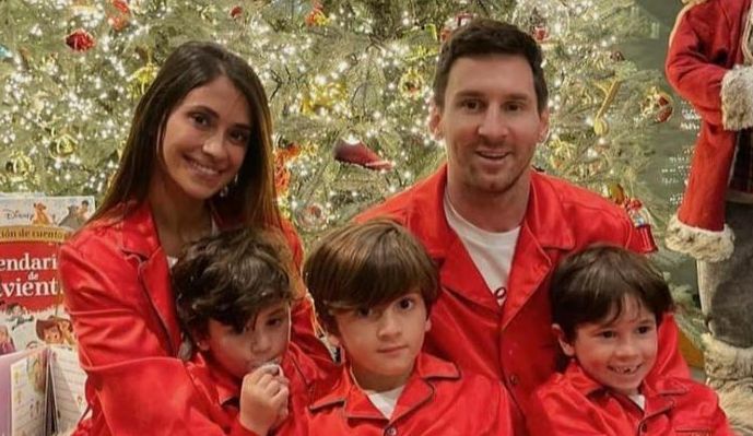 <span style="color:#f00;">Starurile din fotbal au intrat in spiritul Craciunului!</span> Cum l-au asteptat Ronaldo, Messi sau Suarez pe MOS! Jucatorii din Anglia au fost dezamagiti