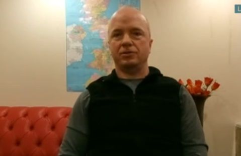 <span style="color:#f00;">El e TATAL UNIVERSAL!</span> Cine e barbatul care cutreiera lumea pentru a face COPII. <span style="color:#f00;">Incredibil la ce numar a ajuns</span>