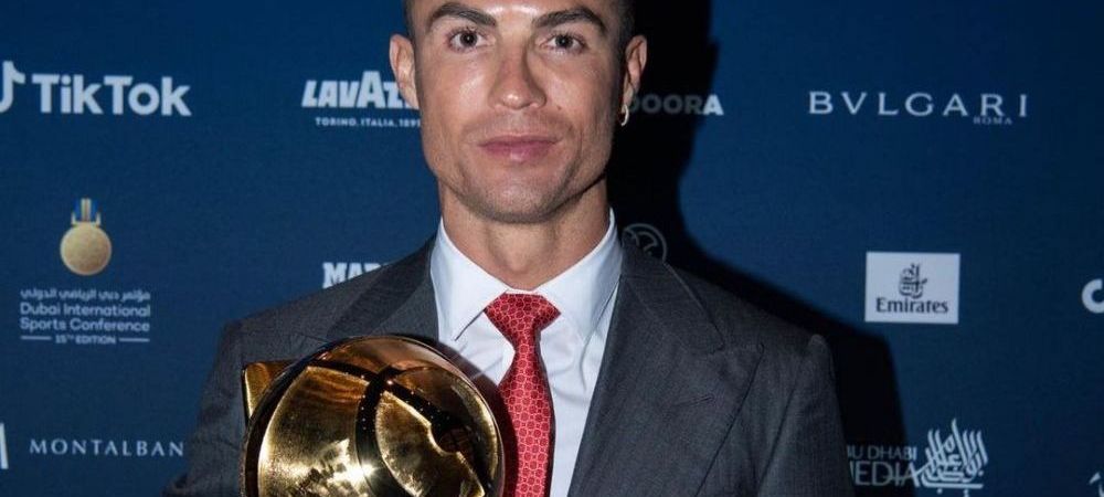 <span style="color:#f00;">Ceasul lui Cristiano Ronaldo despre care vorbeste toata planeta! Bijuteria de 1.5 milioane de euro </span>cu care a mers la gala Globe Soccer Awards