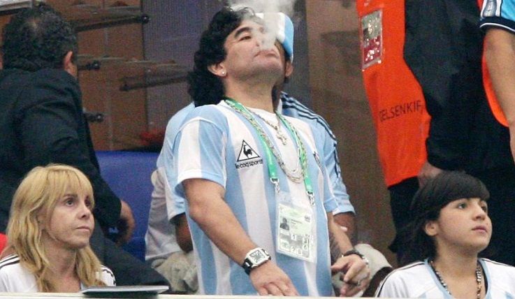 <span style="color:#f00;">Argentina e in stare de soc, iar Diego Maradona e ACUZAT pentru asta! </span>Reactia de FURIE a familiei: "Nu aruncati vina pe tata!"