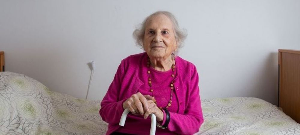 <span style="color:#f00;">A implinit 102 ani si a fost vecina de apartament cu Adolf Hitler, iar acum RUPE TACEREA! </span>"Am vazut un sicriu iesind de acolo!"