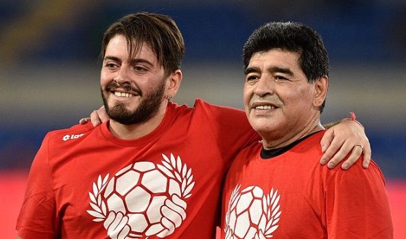 <span style="color:#f00;">A inceput RAZBOIUL pentru succesiune!</span> Maradona junior a apasat primul pe TRAGACI. <span style="color:#f00;">Miscarea care va declansa FURTUNA</span> <span style="color:#f00;"> </span>