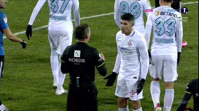 <span style="color:#f00;">Coman n-a mai putut! S-a dus direct la Kovacs la pauza meciului cu Viitorul! </span>Ce i-a reprosat starul lui Becali