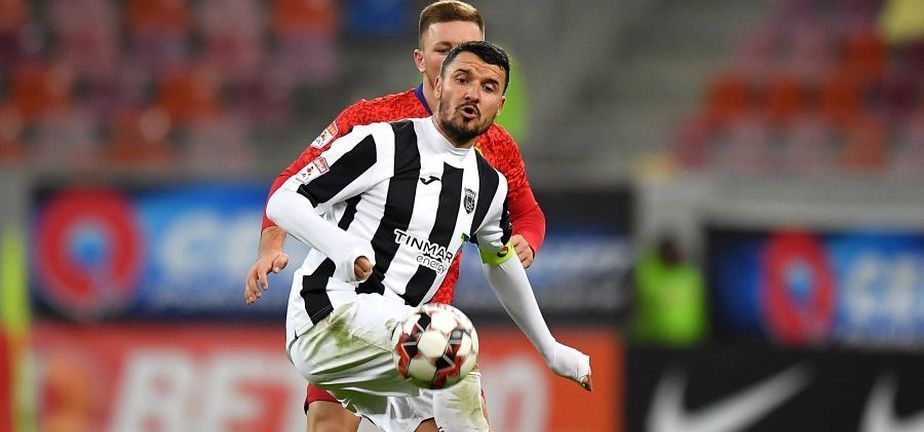 <span style="color:#f00;">Vestea pe care Gigi Becali nu voia sa o auda!</span> Niculae l-a convins pe Budescu sa semneze!<span style="color:#f00;"> "Mi-a spus ca daca ii dau banii in doua parti, accepta!"</span>