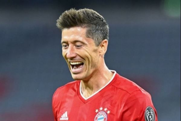 <span style="color:#f00;">Robert Lewandowski, la un pas de DINAMO! :))</span> Dezvaluiri NESTIUTE: <span style="color:#f00;">STARUL lui Bayern Munchen putea ajunge in Stefan cel Mare, dar 'cainii' l-au refuzat!</span> Motivul incredibil
