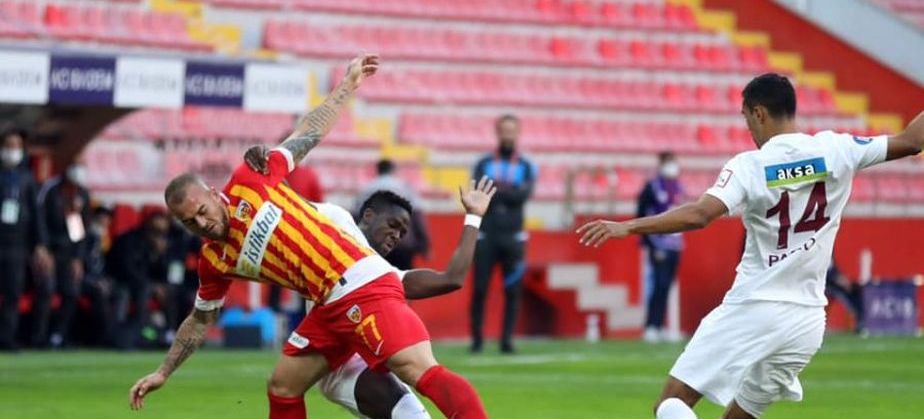 Verdict DEZASTRUOS pentru Alibec!<span style="color:#f00;"> Cat va lipsi, de fapt, atacatul lui Dan Petrescu, dupa ce s-a accidentat in meciul cu Basaksehir</span>