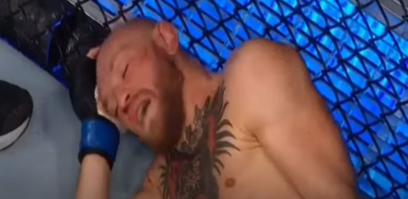 <span style="color:#f00;">I-A DAT 'SOMN'! INCREDIBIL! Conor McGregor, FACUT PRAF la revenirea in CUSCA! Knockout BRUTAL incasat de celebrul luptator irlandez |</span> VIDEO