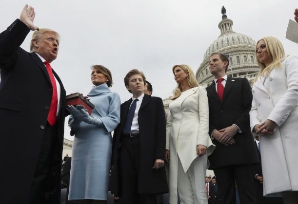 <span style="color:#f00;">L-a coplesit FRICA?</span> Decizia SCANDALOASA luata de Donald Trump in ultimele zile la Casa Alba. <span style="color:#f00;">Joe Biden e cu mainile legate</span>