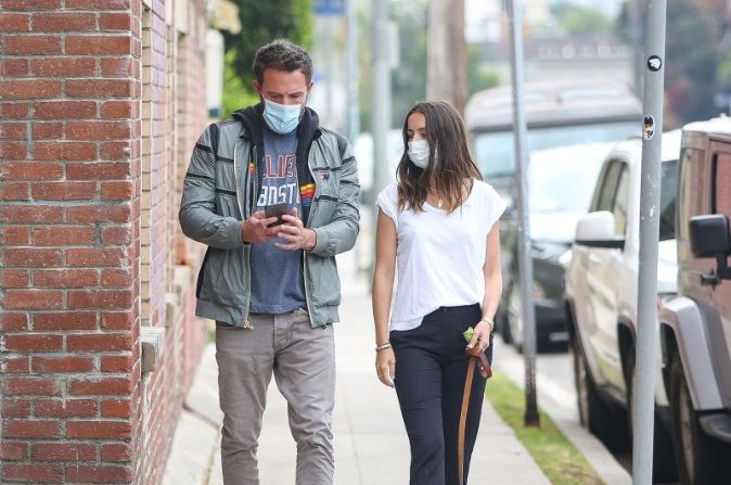 <span style="color:#f00;">Sar scantei la Hollywood!</span> Vedeta parasita de colegul actor a inceput sa dea din casa: <span style="color:#f00;">"Asta era obsesia lui"</span>