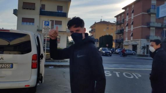 <span style="color:#f00;">Parma vinde deja tricouri cu Dennis Man! Italienii au dezvaluit si numarul de pe tricoul fotbalistului roman! </span>Cat costa un tricou 