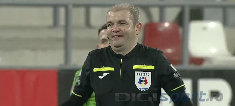 Faza mondiala!<span style="color:#f00;"> Centralul de la UTA - Dinamo a deposedat un jucator si a fost aproape sa il accidenteze</span>