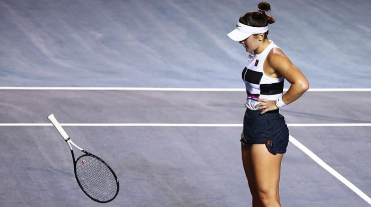 <span style="color:#f00;">"Trimisa la facut bagaje!" |</span> Bianca Andreescu este prima jucatoare din top 10 WTA eliminata de la Australian Open