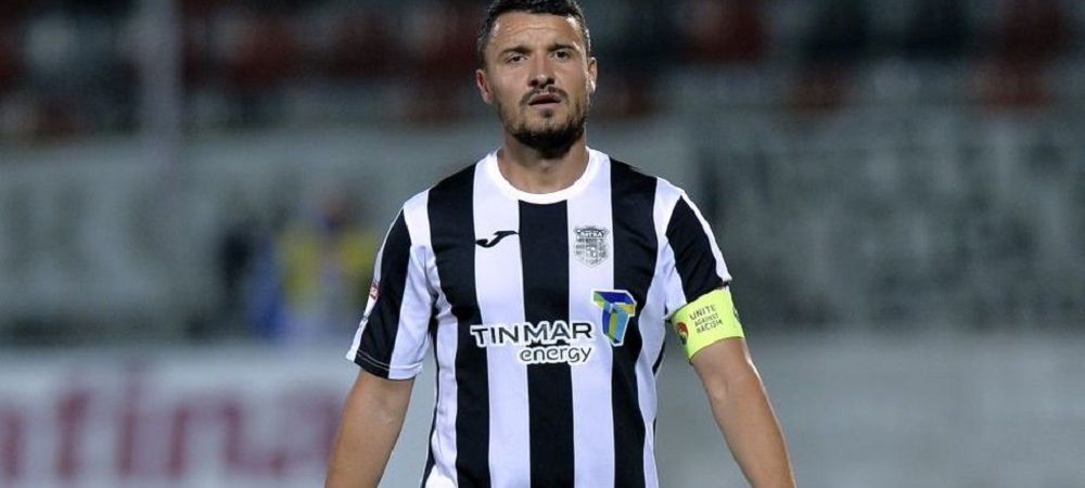 <span style="color:#f00;">EXCLUSIV | Cum poate rata FCSB si la vara transferul lui Budescu!</span> "Asta va fi prima lui optiune in Romania!" <span style="color:#f00;">Avertisment pentru Gigi Becali</span>