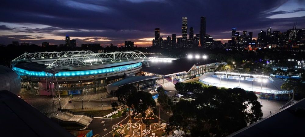 Se cunosc semifinalele de la Australian Open! <span style="color:#f00;">Turneu plin de surprize: patru jucatori au ajuns pentru prima oara in penultimul act la Melbourne | Cand vor avea loc meciurile cu spectatori</span>