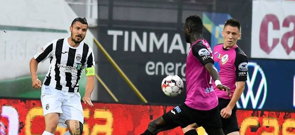 <span style="color:#f00;">"Acolo vreau sa joc in Romania!" </span>Anunt SURPRIZA facut de Budescu, desi Becali il astepta la FCSB! Unde isi doreste sa joace
