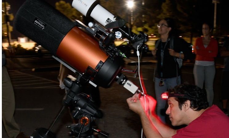 <span style="color:#f00;">Au dat "zoom" in galaxie si au dat peste "Zeul haosului".</span> Asa arata unul dintre cei mai periculosi asteroizi. <span style="color:#f00;">Cat de mare e roca gigantica</span>