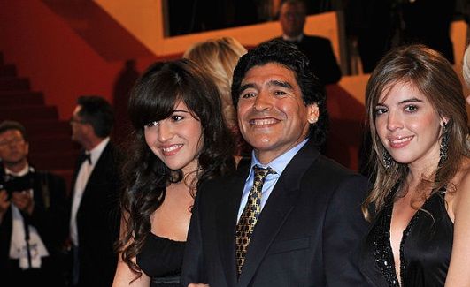 <span style="color:#f00;">Poveste coplesitoare.</span> Diego Maradona i-a salvat viata unei tinere in clinica de dezintoxicare