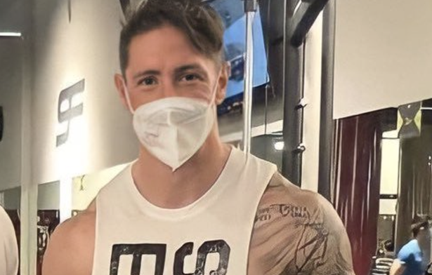 Sa-i EXPLODEZE bratele, nu alta<span style="color:#f00;">! Cum arata Fernando Torres la 18 luni dupa ce s-a lasat de fotbal! </span>Daca nu l-ai vedea la fata, nu ti-ai da seama NICIODATA ca e el