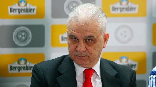 Anghel Iordanescu da de pamant cu Raducioiu dupa ce a declarat ca Romania ar fi facut blat cu Spania!<span style="color:#f00;"> "Ar trebui sa aduca dovezi!"</span>