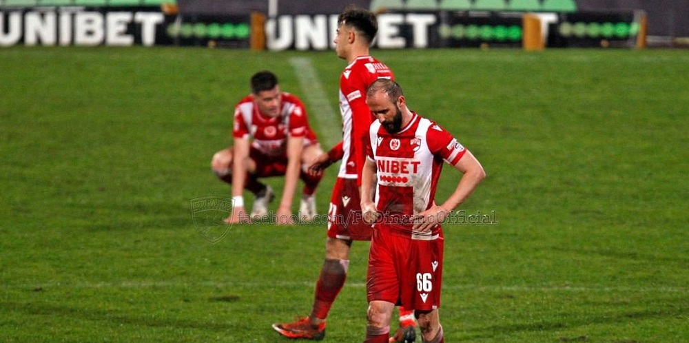 Poli Iasi 1 0 Dinamo Si Smurd Ul Unde Suna Cand Are Nevoie De Smurd Dinamo Intr O Situatie Teribila Tremura La Retrogradare Poli Prima Victorie Dupa 3 Luni Sport Ro