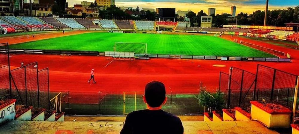 OPINIE | Gabriel Chirea, despre stadioanele tinute goale: <span style="color:#f00;">"Gloata umple partiile de schi si mall-urile, dar arena de fotbal e periculoasa?"</span>