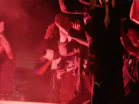 Ultrasii FCSB s-au dus peste echipa la Giurgiu dupa ce au aflat ca vine Sumudica! Au tipat impotriva lui MM Stoica si l-au injurat pe Sumudica. Imaginile momentului