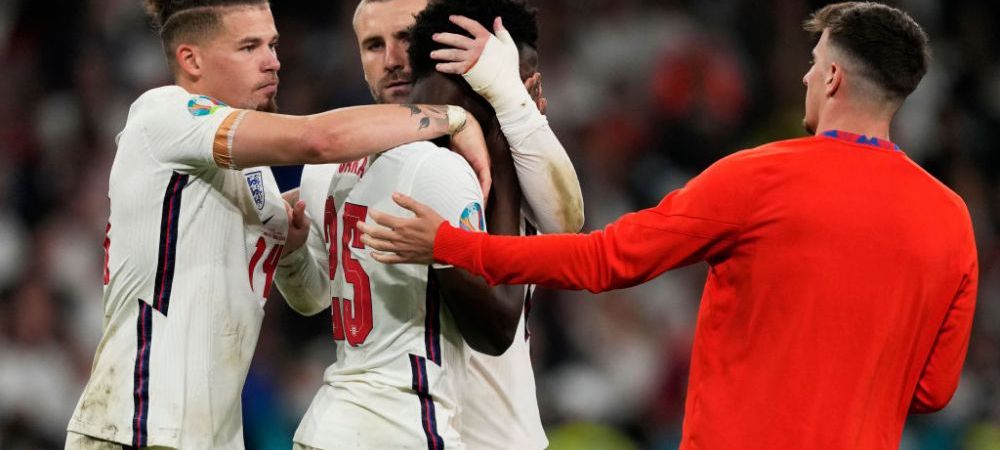 Insultat pe rețelele de socializare după finala EURO 2020, Saka a avut o surpriză la revenirea la Arsenal