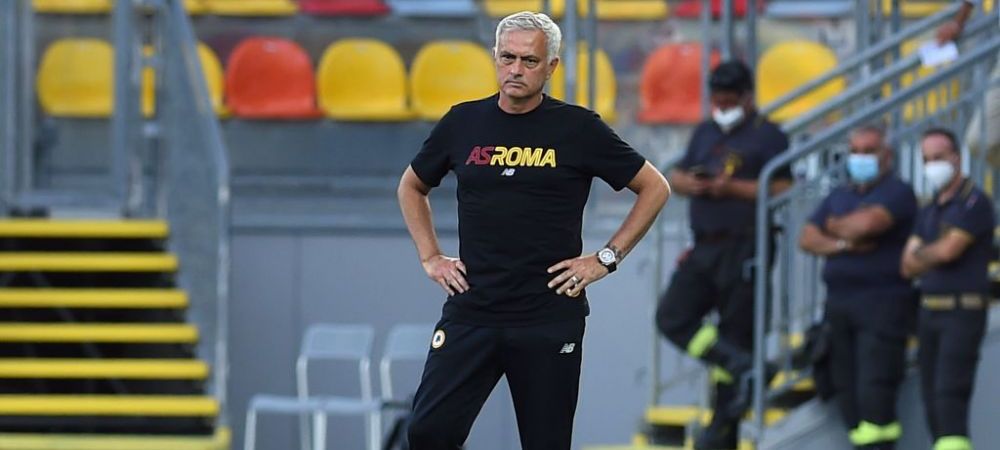 <span style="color:#f00;">„Trezește-te, la dracu!” Mourinho, scos din minți </span>de una dintre „perlele” Romei 