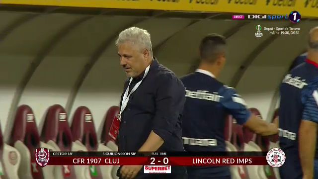 <span style="color:#f00;">FOTO | Gestul făcut de Șumudică</span> imediat după fluierul final. Cum a fost surprins tehnicianul ardelenilor