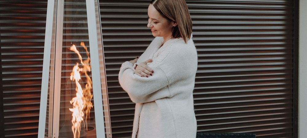 Andreea Marin a găsit soluția elegantă pentru încălzirea terasei de acasă