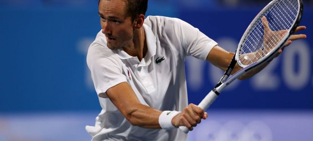<span style="color:#f00;">Ce spirit olimpic? Grijă la cap!</span> Reacția incredibilă a rusului Medvedev după ce a fost eliminat în sferturi