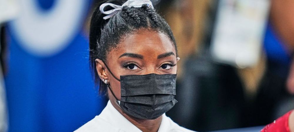 Simone Biles s-a retras și din finala de la sol. Val de susținere din partea vedetelor pentru gimnasta din SUA 