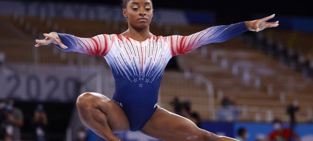 Ce a făcut Simone Biles în finala olimpică de la bârnă, singura probă individuală la care a concurat la Tokyo 