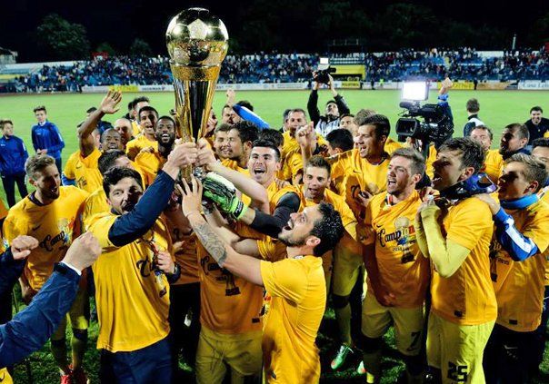 <span style="color:#f00;">Ultimul sezon de performanță, primele semne ale decăderii.</span> Unde sunt acum cei care, în 2015, luau ultimul titlu al FCSB