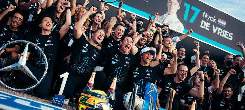 <span style="color:#f00;">Rezerva lui Hamilton și Mercedes EQ sunt noii campioni din Formula E! </span>Ei s-au impus în competiția auto a viitorului