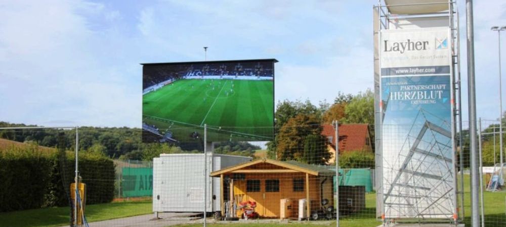 Ultima tehnologie din Bundesliga. <span style="color:#f00;">Antrenorii fac tactica chiar pe teren, cu o tabletă și un ecran gigant</span>