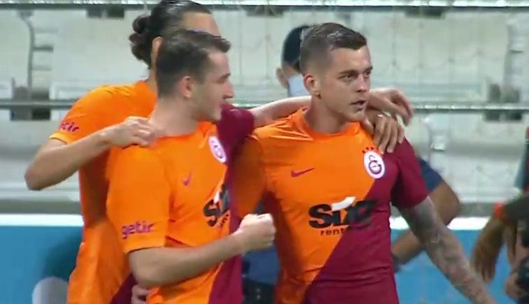 <span style="color:#f00;">VIDEO | </span>Cicâldău, debut cu gol la Galata! Scene incredibile în timpul meciului. Doi coechipieri și-au împărțit pumni
